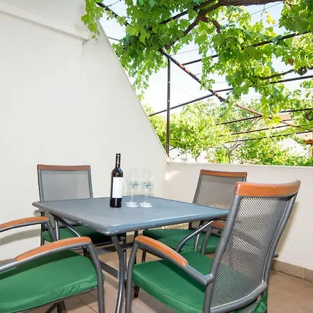 Duje Apartment