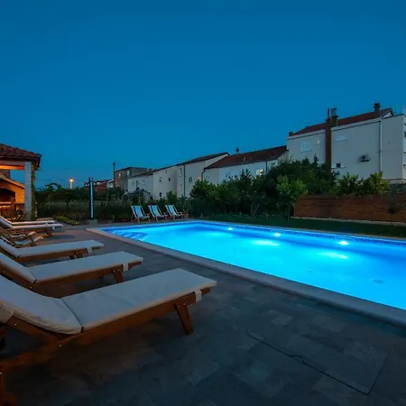 Duje Apartment