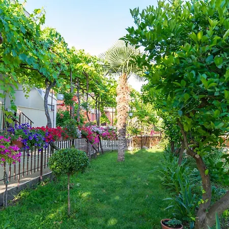 Duje Apartment Kastela